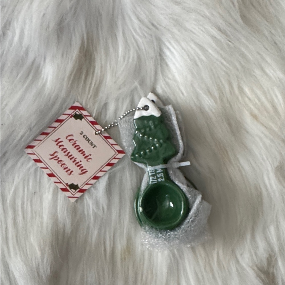 Target Bullseye Playground Ceramic Green Christmas Tree Measuring Spoons (4)